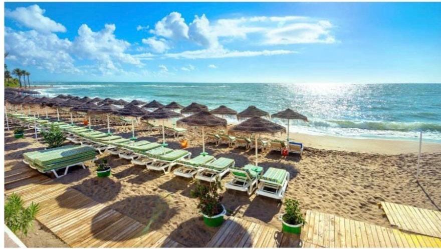 Precioso Apartamento Frente Al Mar Benalbeach Apartment เบนัลมาเดนา ภายนอก รูปภาพ
