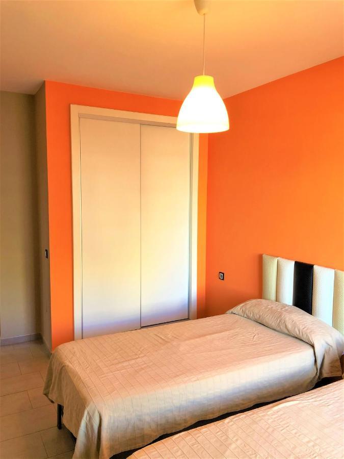 Precioso Apartamento Frente Al Mar Benalbeach Apartment เบนัลมาเดนา ภายนอก รูปภาพ