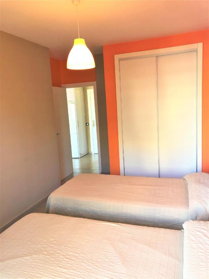Precioso Apartamento Frente Al Mar Benalbeach Apartment เบนัลมาเดนา ภายนอก รูปภาพ