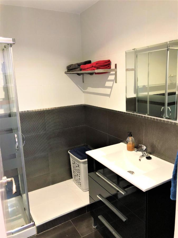 Precioso Apartamento Frente Al Mar Benalbeach Apartment เบนัลมาเดนา ภายนอก รูปภาพ